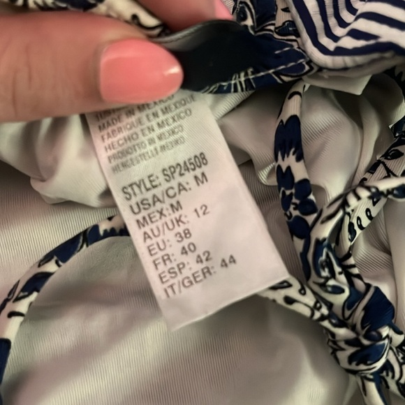 Von Maur one piece - Picture 6 of 6